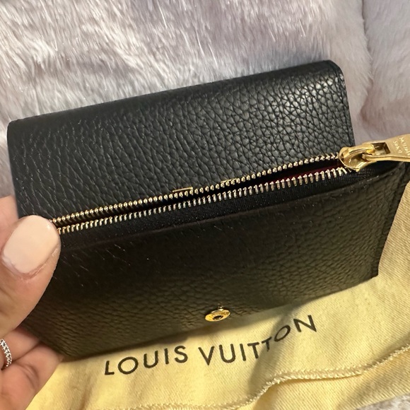 Louis Vuitton Capucines Wallet - Picture 3 of 11
